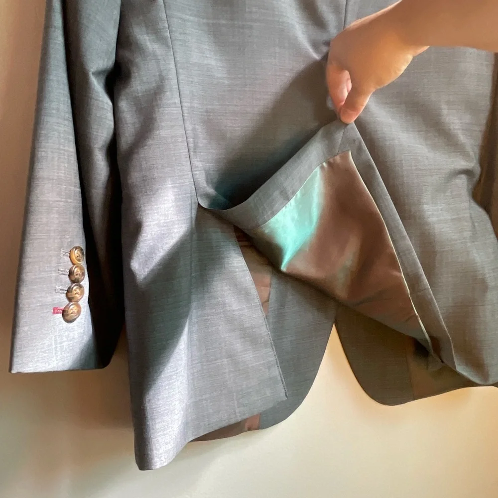 INDOCHINO Luxury Suit Jacket With Iridescent Lining